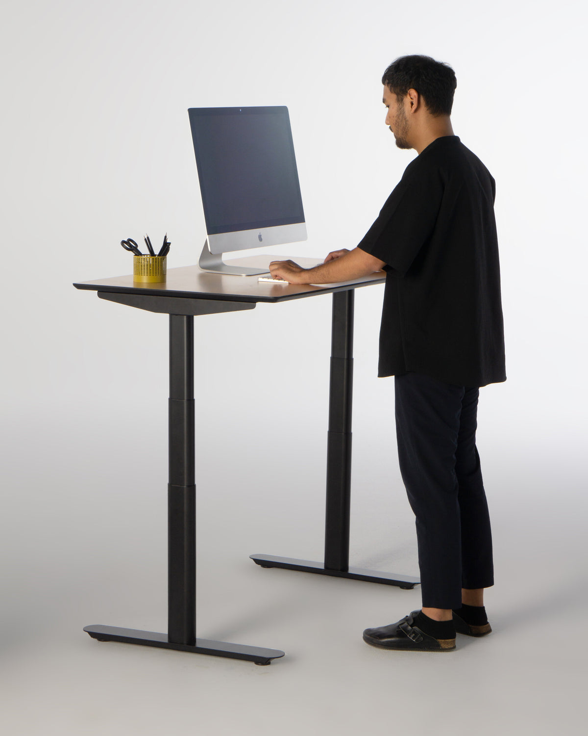 Cubeco Adjustable Desk